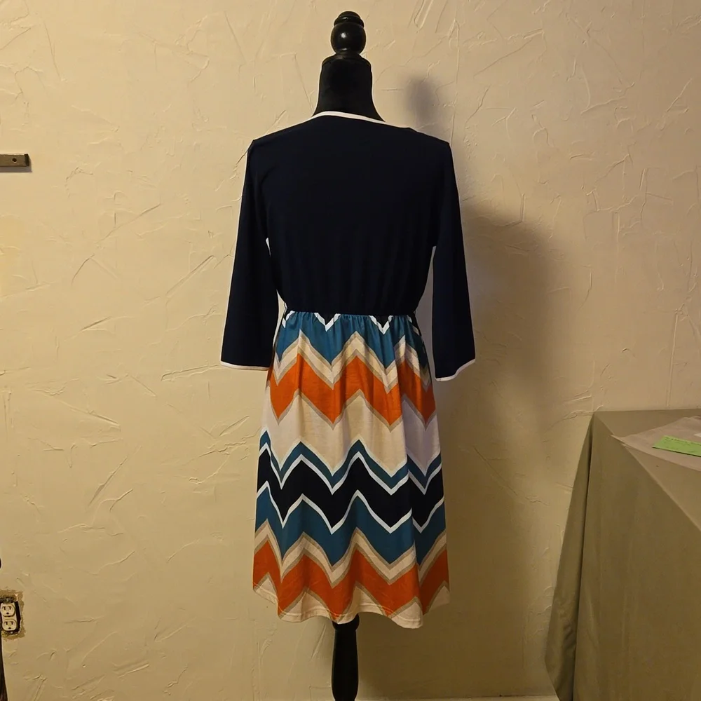 Dress - Picture 2 of 2